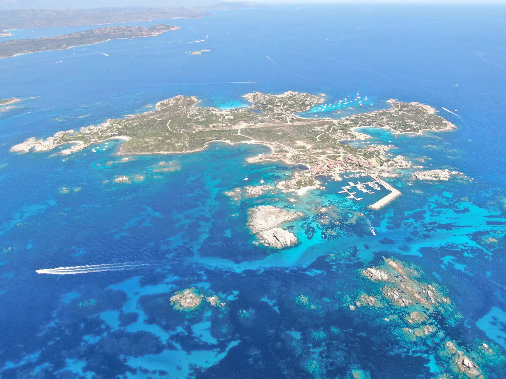 Vista aerea dell'Île de Cavallo, nelle Bouches de Bonifacio